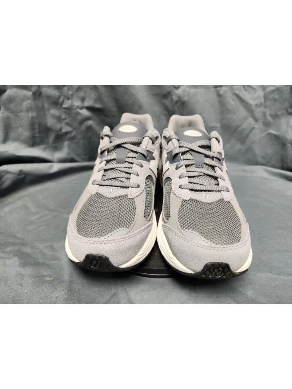 New Balance 2002 (GS) Sneakers Suede GC2002ST Grey Boys Size 6.5 NEW IN BOX!